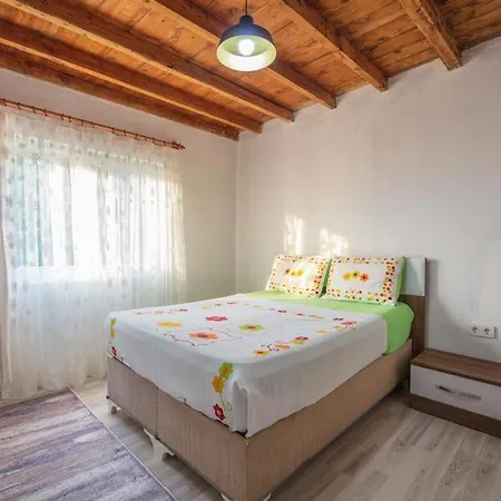 Holiday home Carob House *