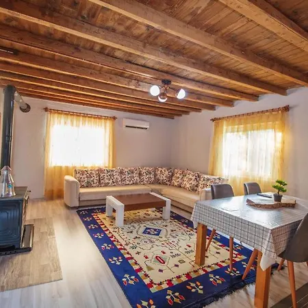 Carob House Case de vacanță Kalkan